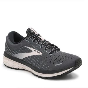 GHOST 13 RUNNING SHOE - WOMEN'S Lightly Used size 9. Grey/pink